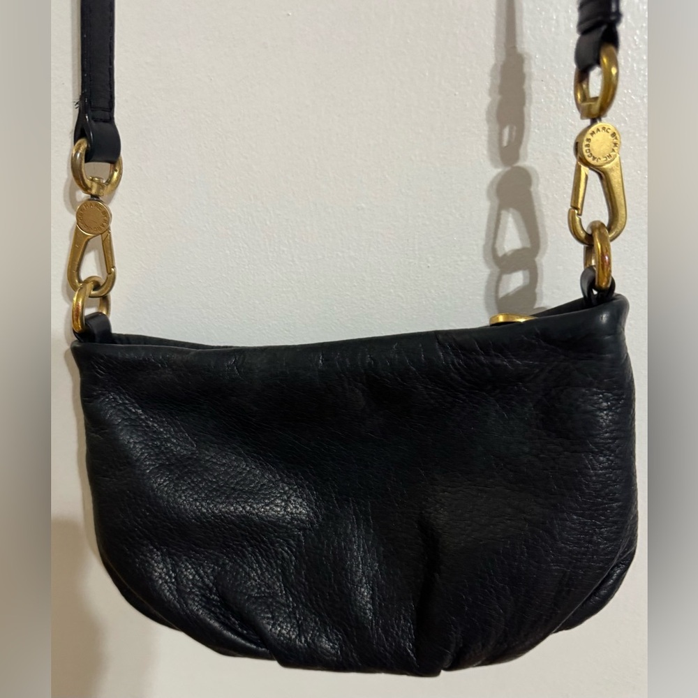 Marc by Marc Jacobs QPercy Black Leather Handbag with Gold Hardware - Picture 5 of 16